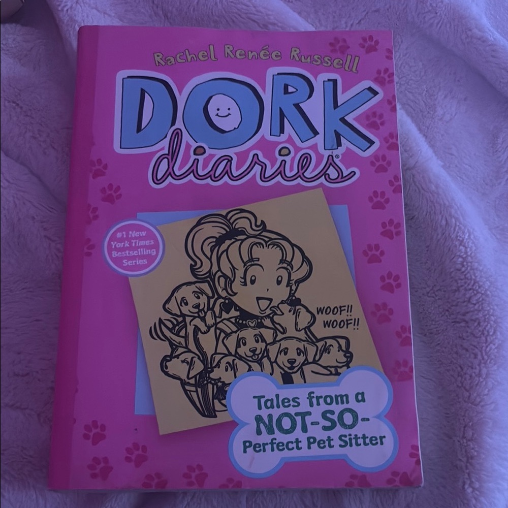 Dork Diaries Book - Pink Cover